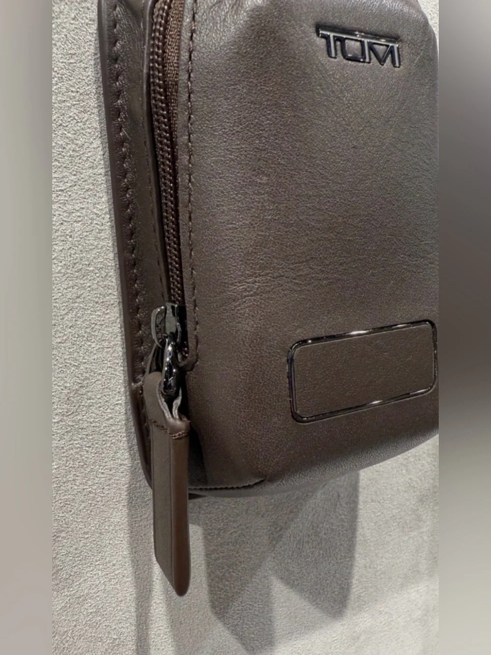 NEW Tumi Smooth Leather Monogram Luggage Tag Zippered Pouch Buckle - DARK BROWN
